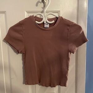 Cropped & Ribbed TNA TShirt!